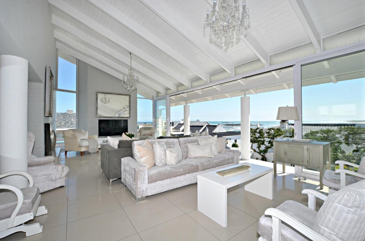 White Waves Beach House Bloubergstrand Exterior photo