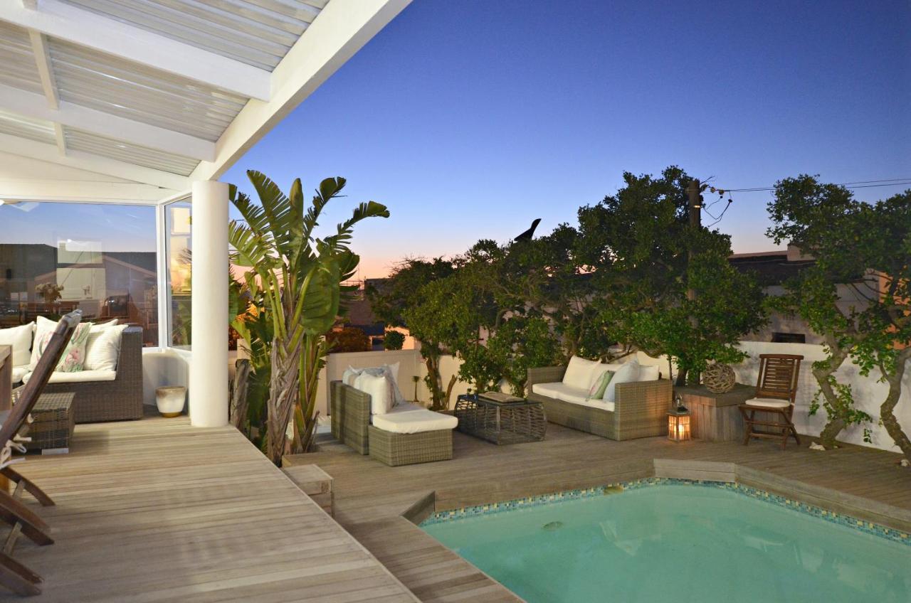 White Waves Beach House Bloubergstrand Exterior photo